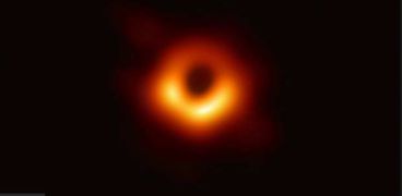 صورة الثقب الأسود التي كشف عنها العلماء