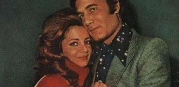 الفنان الراحل محمود ياسين وزوجته شهيرة