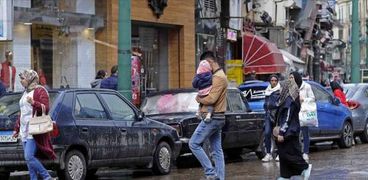 موجة من الطقس المتقلب وأمطار غزيرة تضرب شوارع الإسكندرية