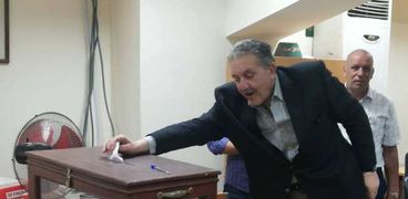 "الوكيل" يدلي بصوته في انتخابات الغرفة ااتجارية بالإسكندرية 