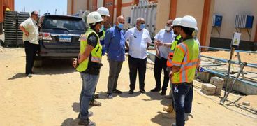 مسئولو الإسكان يتفقدون محطات محولات كهرباء العاشر من رمضان