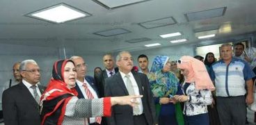 بالصور| نائب رئيس جامعة أسيوط يفتتح أول مركز للخلايا الجزعية في الصعيد