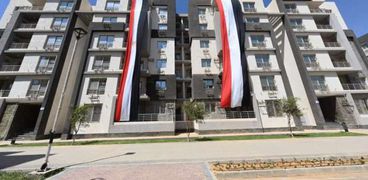 وزير الإسكان يتفقد مشروعات الإسكان بمدينة الشيخ زايد
