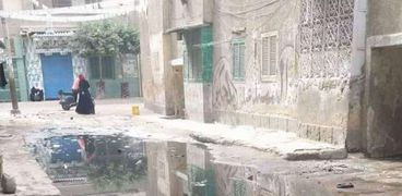 بالصور: غرق مكتب "صحة ثالث المحلة"فى مياه الصرف الصحي أمام مرأي ومسمع المسئولين