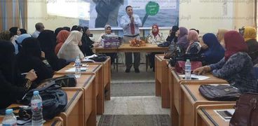 قومي المرأة بكفر الشيخ ينظم دورة تدريبية للتوعية بأضرار ختان الإناث