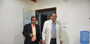 وزير القوى العاملة يزور مركز الكبد المصري بأسوان ويؤكد: نسبة الشفاء تجاوزت 98%