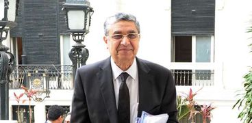 الدكتور محمد شاكر وزير الكهرباء والطاقة الشمسية