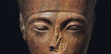 تمثال توت عنخ آمون