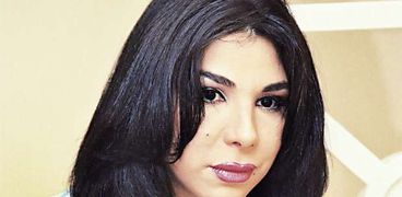 الفنانة غادة إبراهيم