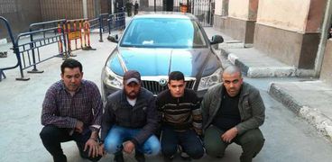 ضبط 4 عاطلين مسجلين خطر لسرقتهم سيارة طبيب بالإكراه بشوارع المحلة