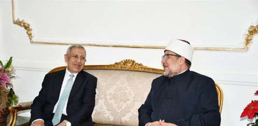 وزير الأوقاف ورئيس الأكاديمية العربية للعلوم والتكنولوجيا والنقل البحري