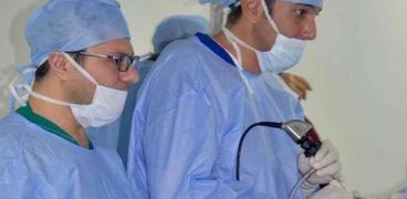 بالمنظار وبدون جراحة:استئصال ورم بجمجمة طفل بنجاح بمستشفى طنطا جامعي