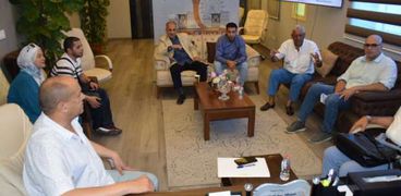 رئيس جهاز الشيخ زايد يعقد اجتماعاً مع ممثلي منطقة الثورة الخضراء لبحث استكمال إجراءات توفيق الأوضاع