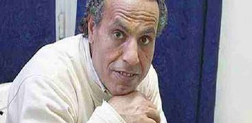 الكاتب حمدي أبو  جليل