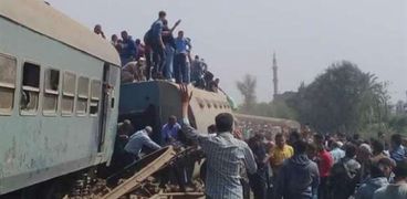 خروج عربتين من القطار رقم 949 على خط "القاهرة - المنصورة"