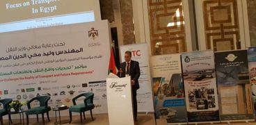 هشام عرفات وزير النقل خلال الجلسة الافتتاحية للمؤتمر الوطني لتحديات النقل