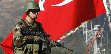 جندي بالجيش التركي