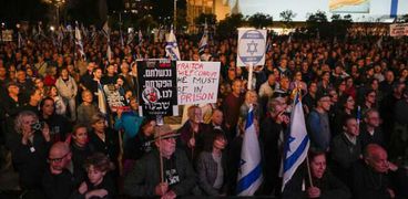 مظاهرات أمام منزل بنيامين نتنياهو وفي ميادين إسرائيل