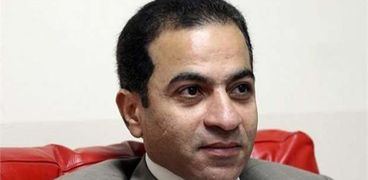 الدكتور هشام إبراهيم أستاذ الاستثمار والتمويل بجامعة القاهرة