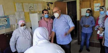 وكيل وزارة الصحة ببني سويف يفاجئ مستشفى الصدر