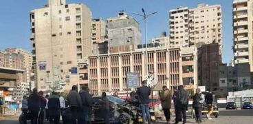 اصطدام قطار أبو قير بسيارة ملاكي بمزلقان سيدي بشر بالإسكندرية