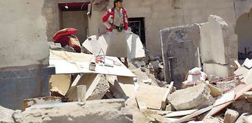 أحد مقرات الحوثيين التى استهدفها قصف «التحالف» فى اليمن «صورة أرشيفية»