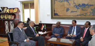 رئيس جامعة الإسكندرية يستقبل رئيس البرلمان التنزانى