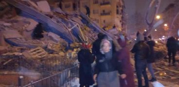 زلزال «كهرمان مرعش» خلف أضراراً واسعة في مئات المباني بجنوب تركيا