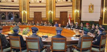 الرئيس عبد الفتاح السيسي يلتقى المجلس الأعلى للقوات المسلحة والمجلس الأعلى للشرطة
