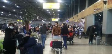 مطار القاهرة الدولي يستقبل 509 مصري عائدين من بيروت ومرسى علم