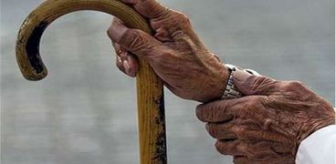 القبض على مسن عمره 102 عام بتهمة "الاعتداء الجنسي" على مسنة بعمر 92عام