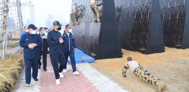 وزير الدفاع يتفقد عدد من الأنشطة التدريبية للطلبة بالكلية الحربية (فيديو وصور)