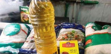 السلع والمواد الغذائية في معارض أهلا رمضان في سوهاج