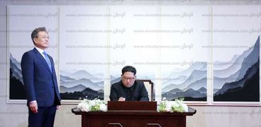 بالصور| زعيما الكوريتين تباحثا في نزع السلاح النووي و"السلام الدائم"