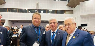 جانب من لقاء وزير التعليم العالي مع الرئيس الفلسطيني