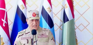 اللواء أركان حرب محمد ربيع قائد الجيش الثانى الميدانى خلال إلقاء كلمته