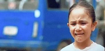 الطفلة فريدة حسام في مشهد البكاء بمسلسل "البرنس"