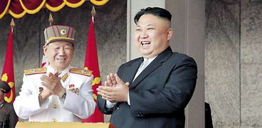 زعيم كوريا الشمالية فى عرض عسكرى «أ.ف.ب»