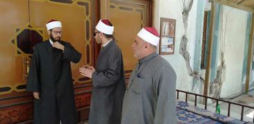 مدير اوقاف البحر الأحمر يفتش على المساجد