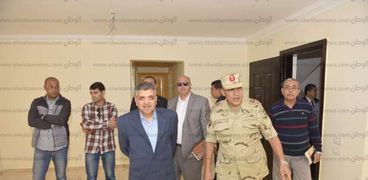 رئيس الهيئة  يتفقد الوحدات السكنية المخصصة بمدينة الإسماعيلية الجديدة.