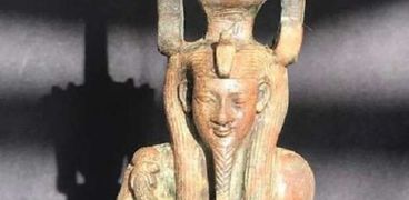 اكتشاف تمثال للإله نفرتم مع التوابيت الخشبية المغلقة بسقارة