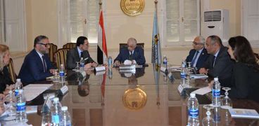 طارق شوقي يلتقى سفير فرنسا بالقاهرة