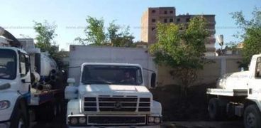 بالصور| رئيس مدينة المحلة يتفقد معدات وسيارات شفط المياه