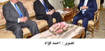 الرئيس غبد الفتاح السيسى يستقبل مدير المخابرات الامريكية بحضور الوزير خالد فوزى