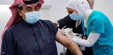 حملة تطعيم كورونا في الكويت