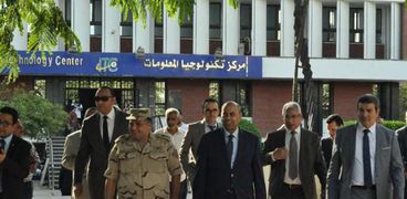 لجنة تقيم أفضل جامعه مصريه