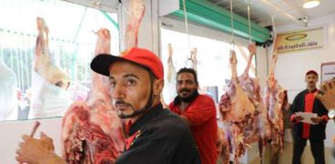 افتتاح منفذ بيع اللحوم بأبوقرقاص