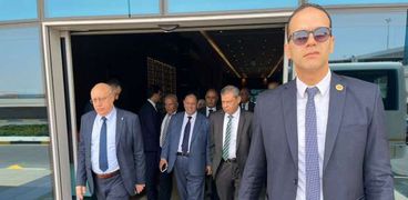 رئيس مصلحة الجمارك يغادر القاهرة متوجها إلى بروكسل