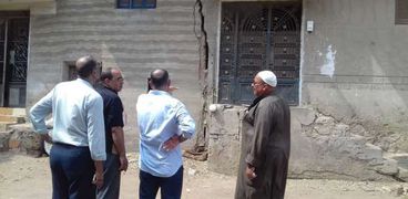 تصدع 4 منازل سكنيه بسبب أعمال الصرف الصحي بقرية كفر الثعبانية بسمنود