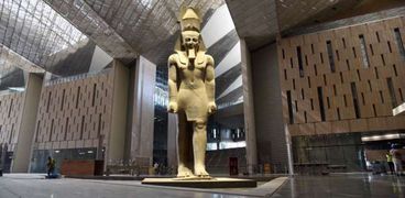 تمثال رمسيس الثاني بالمتحف المصري الكبير